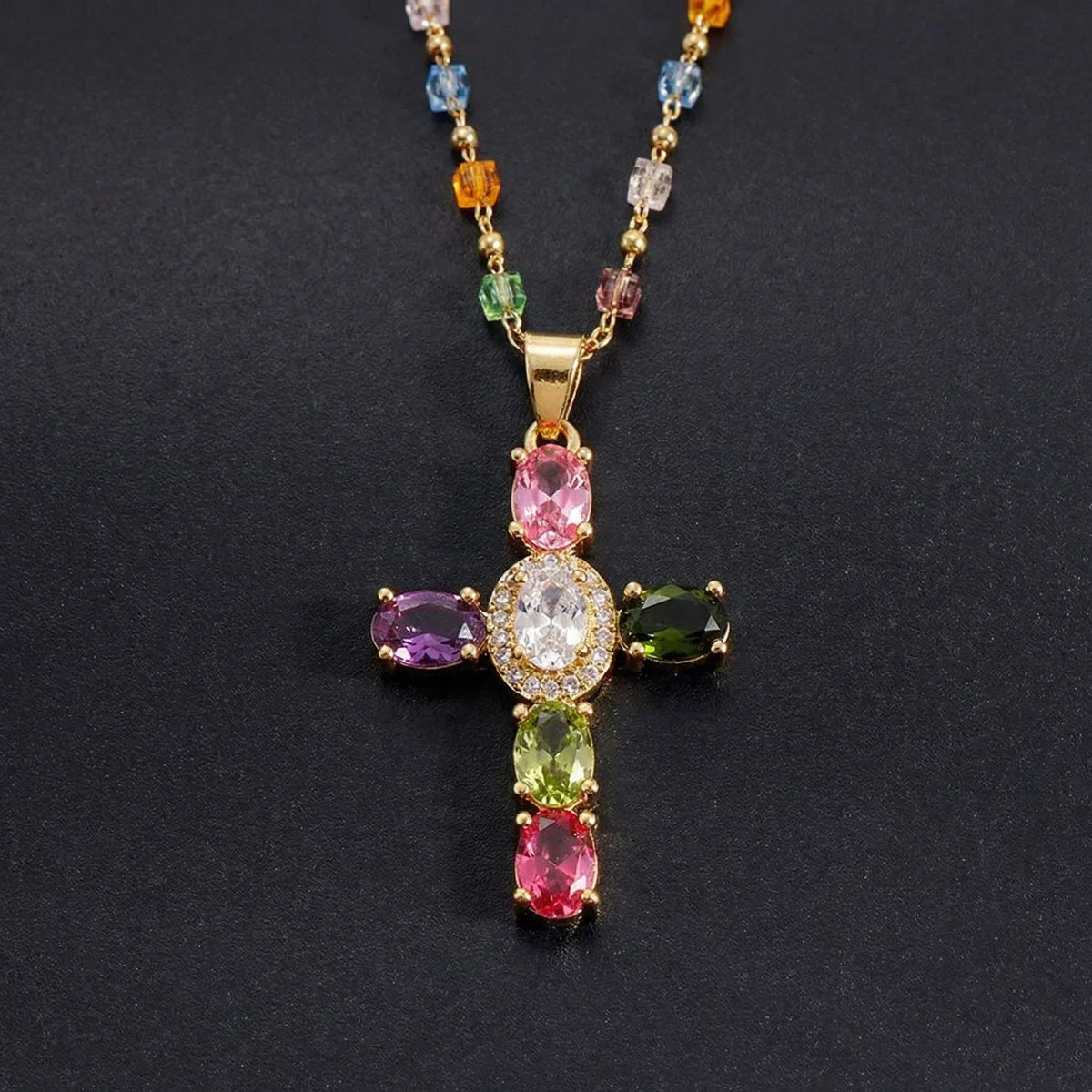 Collar de Cruz para Mujeres con Incrustaciones de Piedras Multicolores
