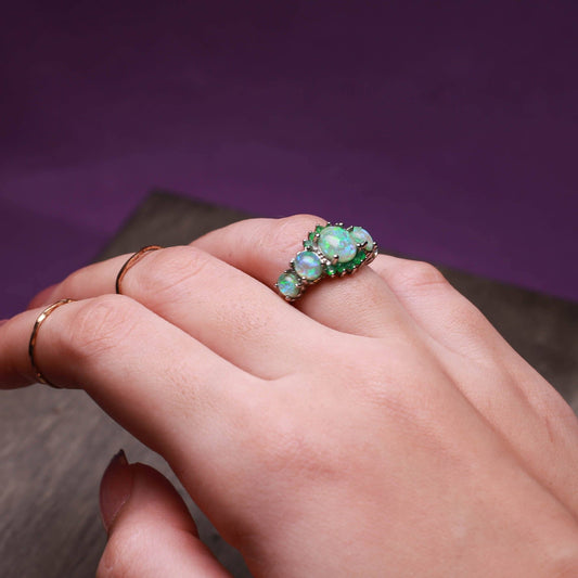 Toni – Anillo Ópalo Verde & Esmeralda