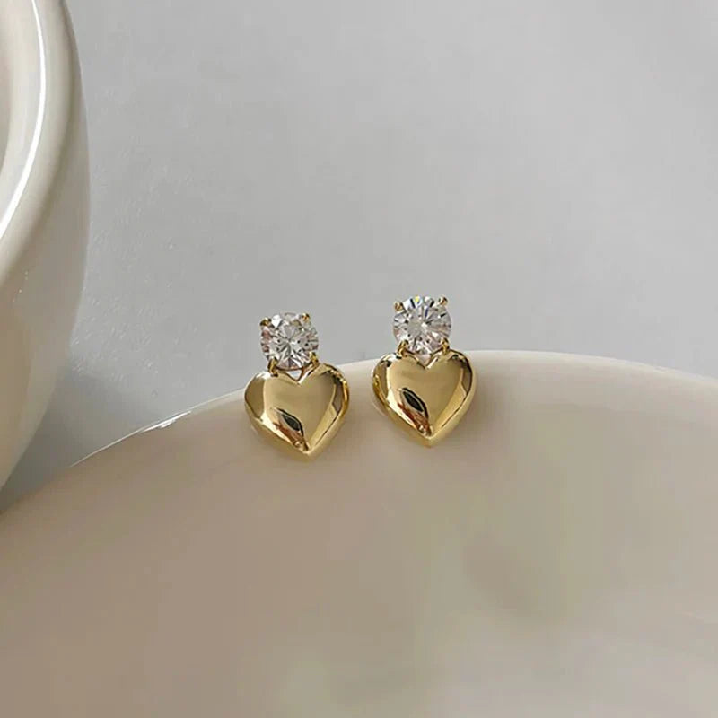 Coralie – Mini Pendientes Corazón Dorados