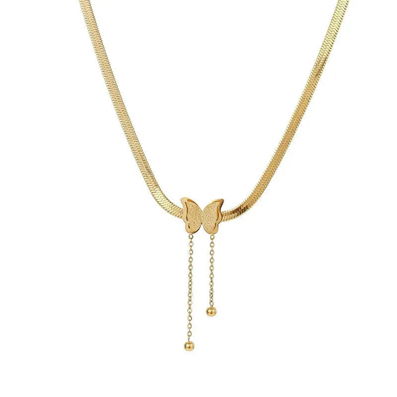 Nessa – Collar Mariposa Pendiente