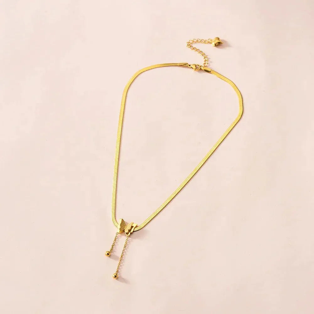 Nessa – Collar Mariposa Pendiente