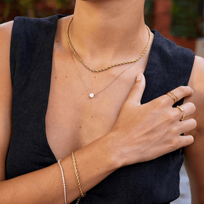 Amaris – Collar Dorado Cristal Redondo Elegante