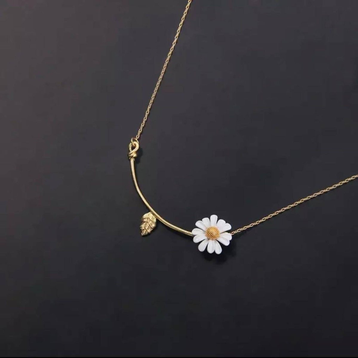 Azadeh - Collar de Margarita y Hoja
