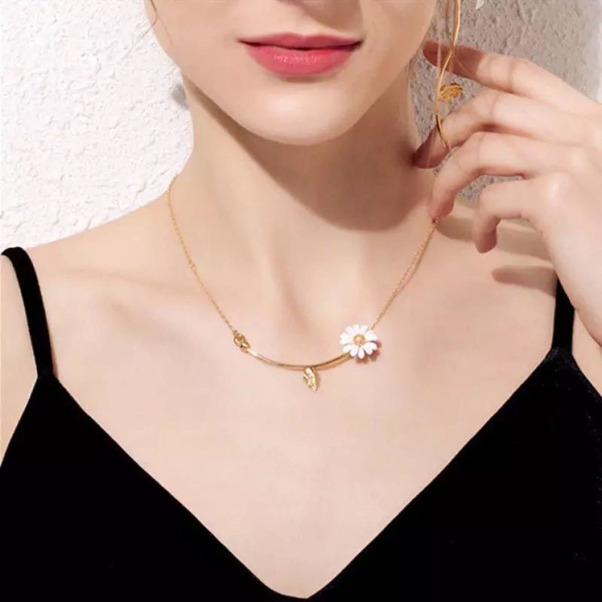 Azadeh - Collar de Margarita y Hoja
