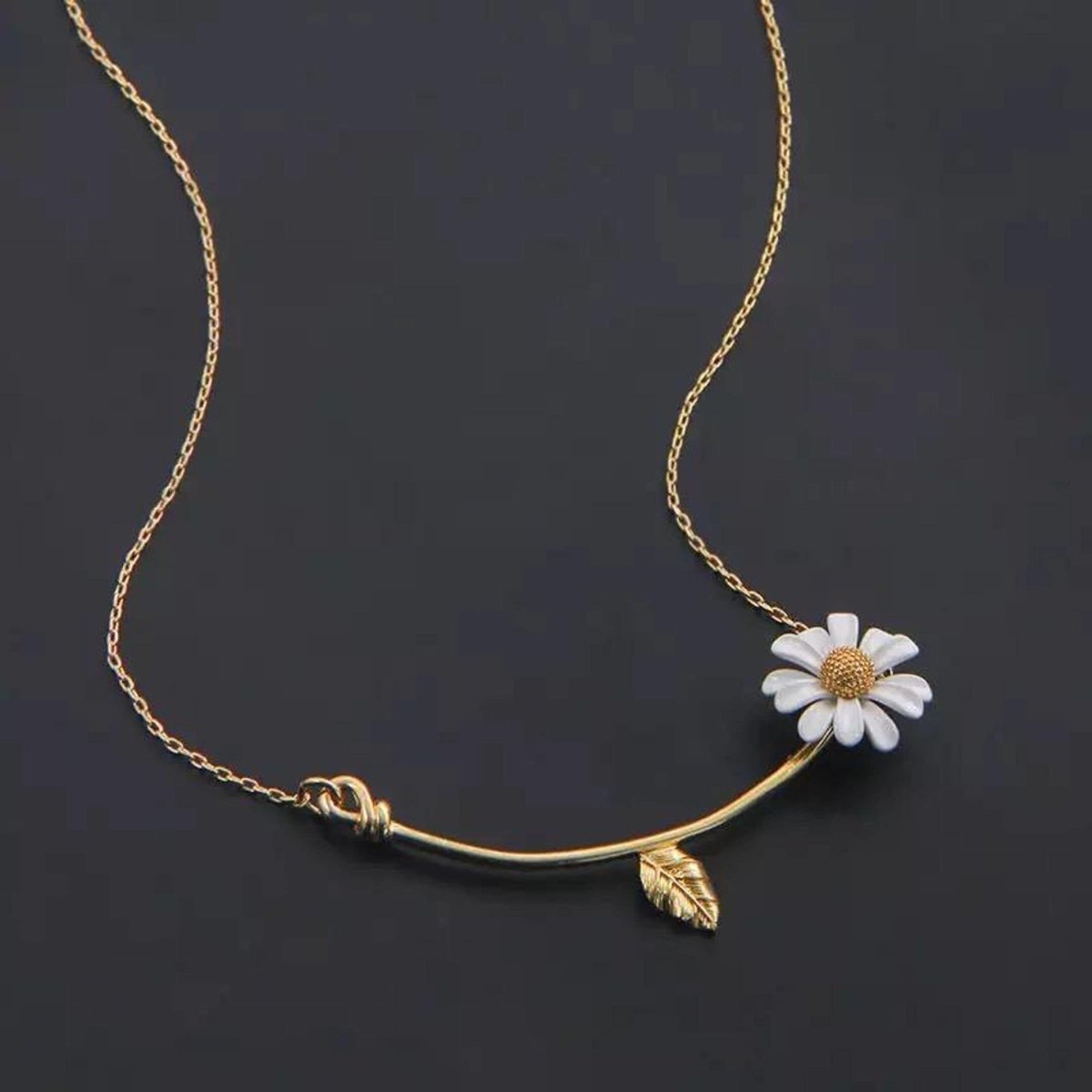Azadeh - Collar de Margarita y Hoja