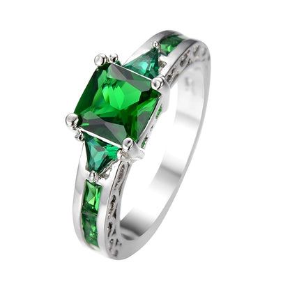 Manon – Anillo Refinado Esmeralda Blanca Dorada