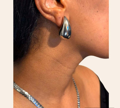 Alba – Pendientes Gota de Rocío Elegantes