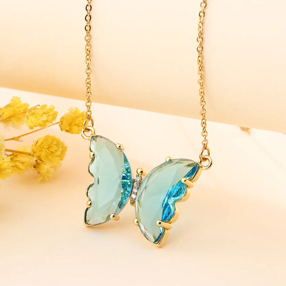 Collar de mariposa pequeña de color burdeos