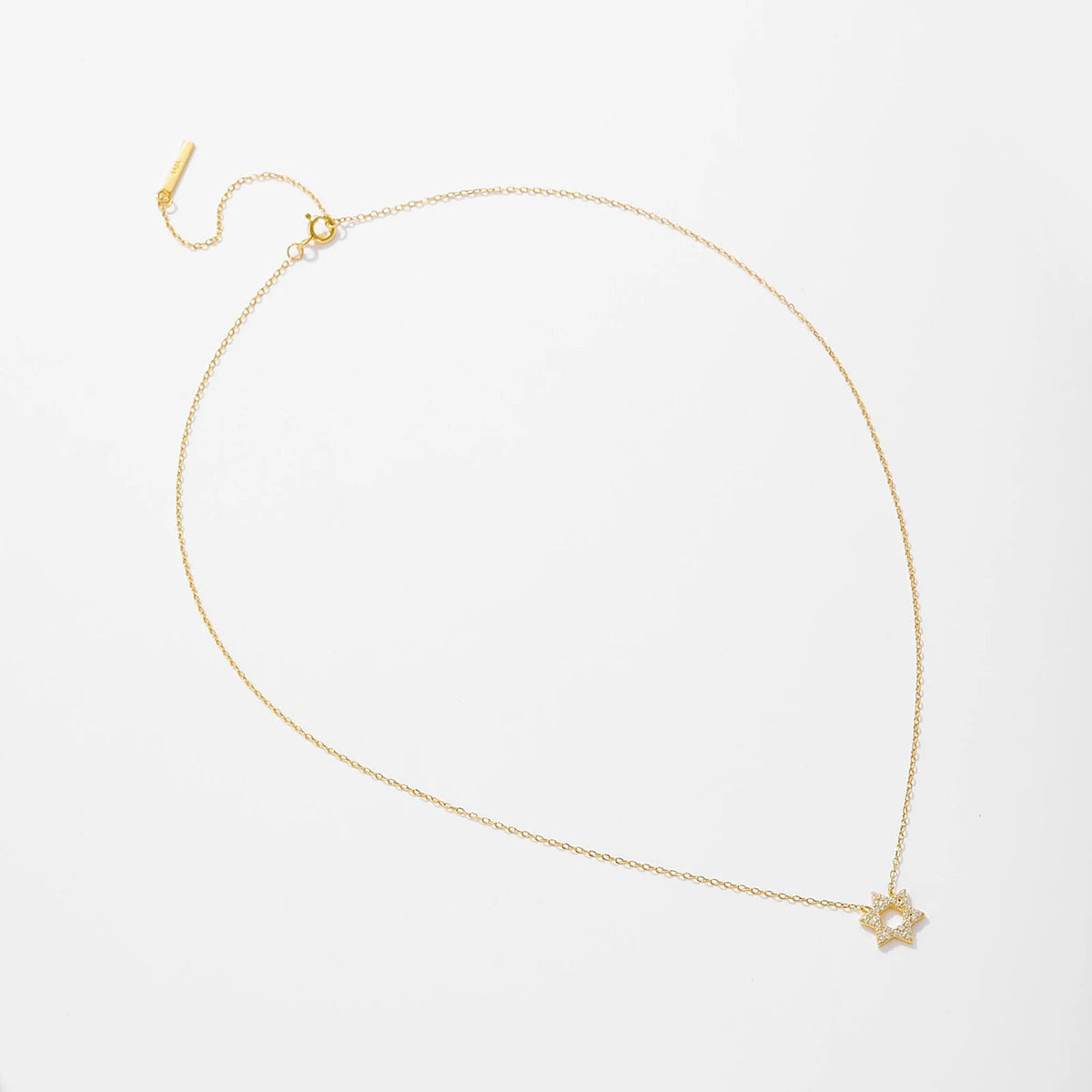 Collar de Estrella para Mujeres con Colgante de Seis Puntas y Acentos de Piedra
