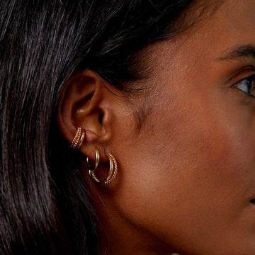 Damas Tres Oreja Cuff con Estructura de Cuerda, Detalles Esféricos y Banda Smooth