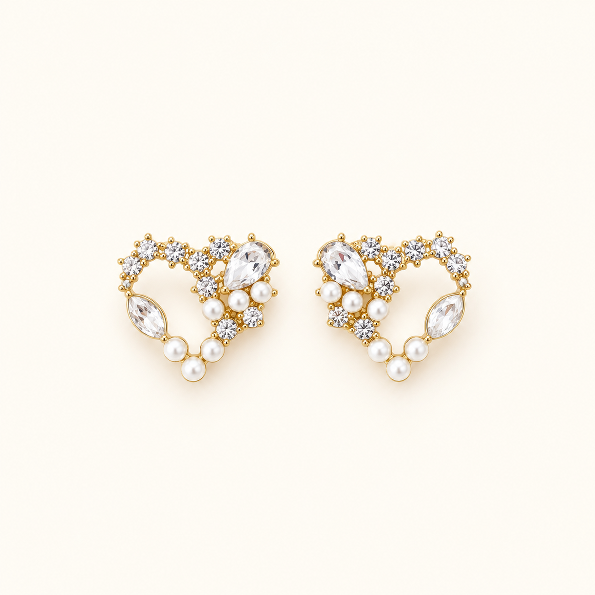 Pendientes de corazón para damas con acentos de perlas y diseño de aro floral