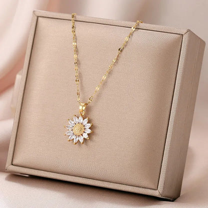 Jennie – Collar Girasol en Cristal y Acabado Dorado