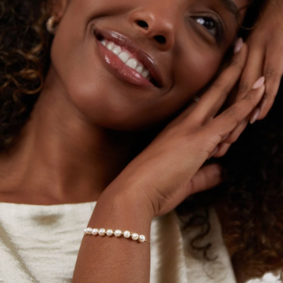 Saphira – Pulsera de Perlas Nacaradas Brillantes