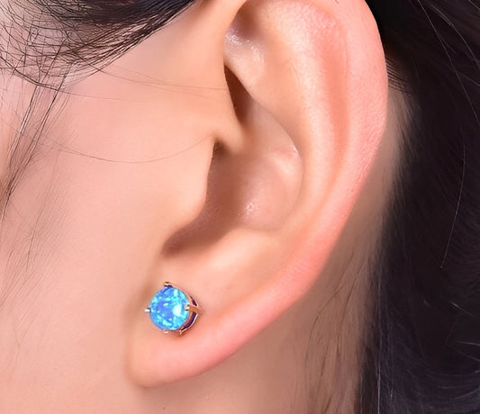 Camille – Pendientes Stud Elegantes en Ópalo