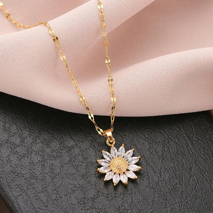 Jennie – Collar Girasol en Cristal y Acabado Dorado