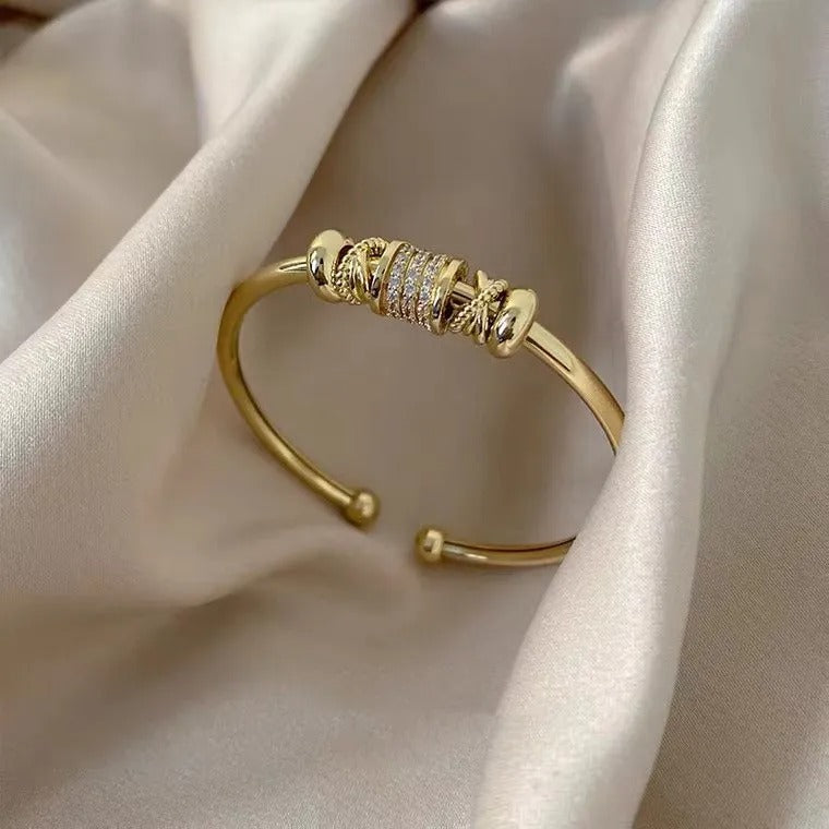Solène – Pulsera Encantadora y Elegante en Oro