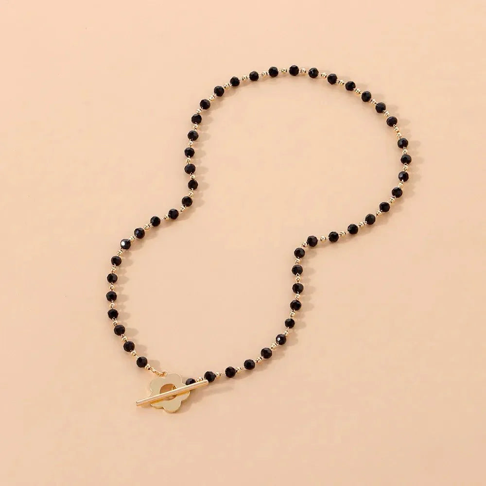 Naya – Collar Cuello Floral con Cierre Flor