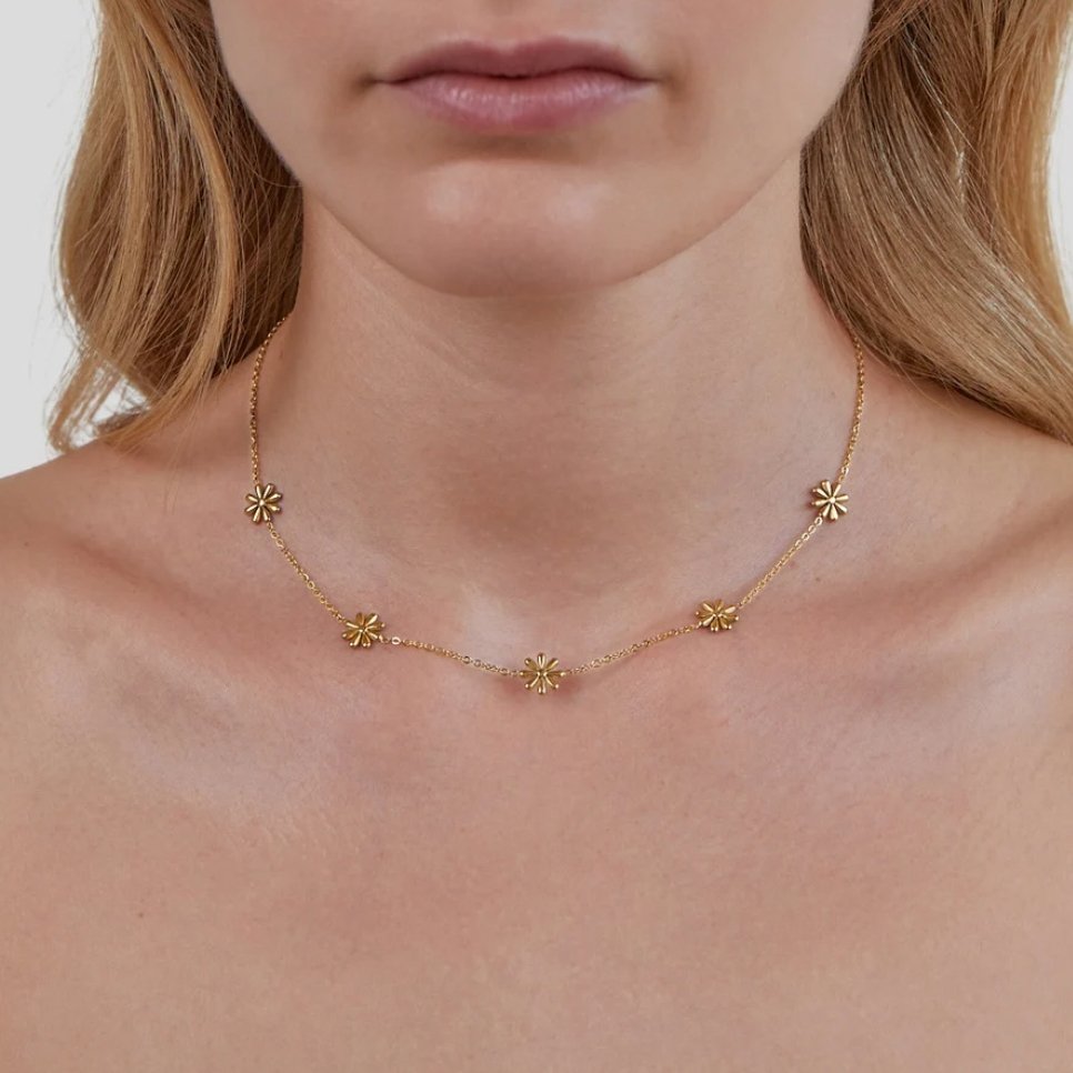 Joyce – Collar Flor en Oro 18K