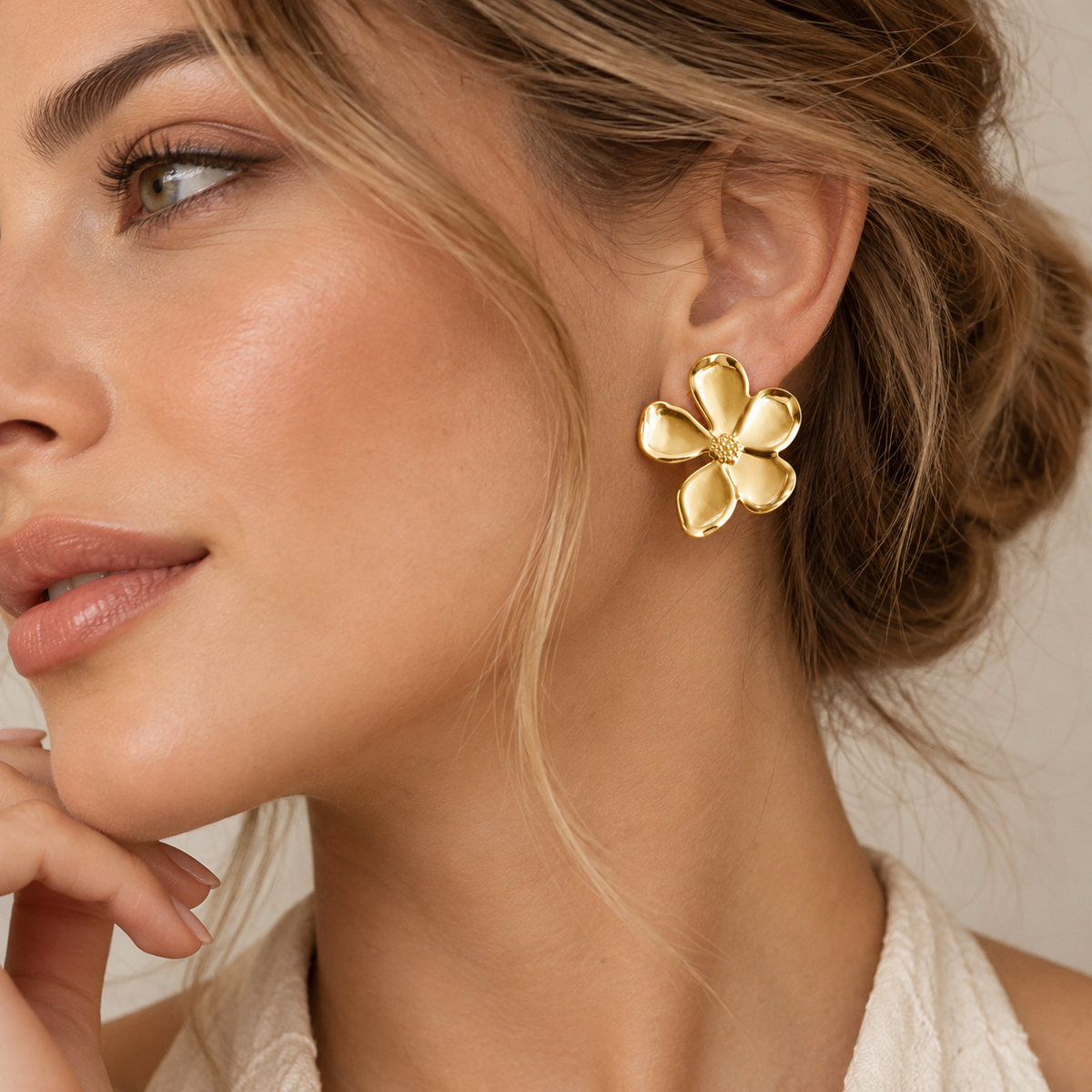 Damas Flor Aretes con cinco pétalos y diseño curvado