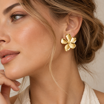 Damas Flor Aretes con cinco pétalos y diseño curvado