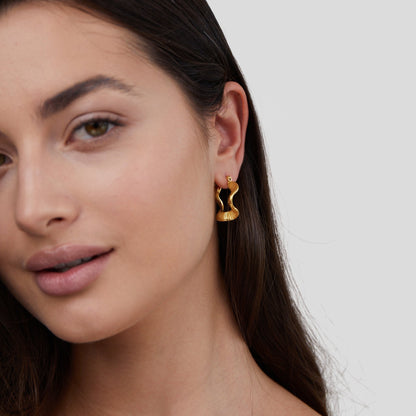 Anja – Criollas Doradas con Diseño Ondulado