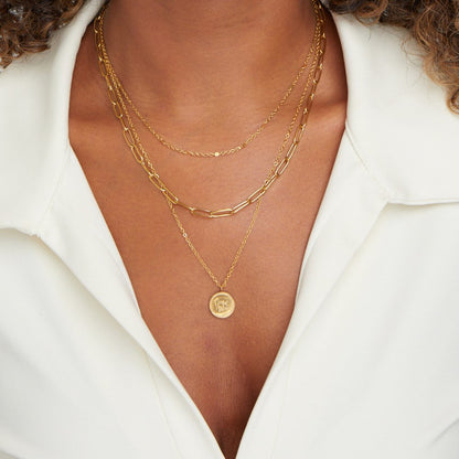Janie – Collar Superpuesto con Piezas