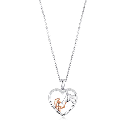 Aurora – Collar Corazón con Caballo Elegante