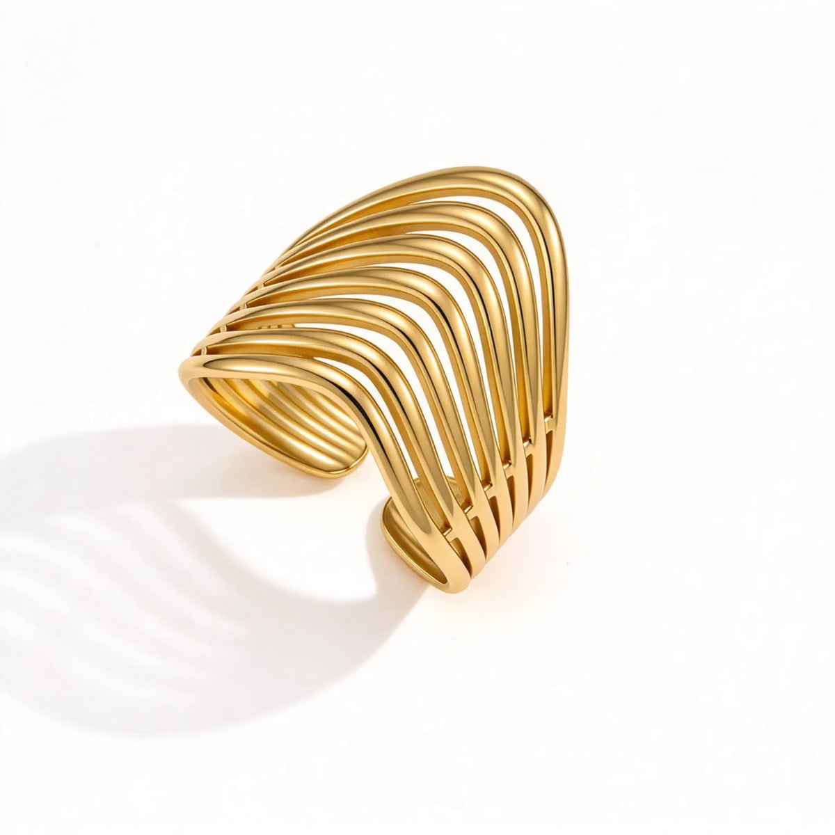Anillo de Declaración para Mujeres con Diseño de Olas Multicapa