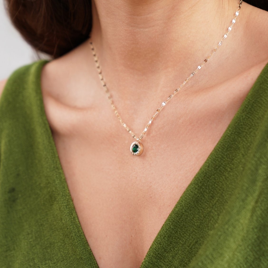 Jihyo – Collar Cristal Verde
