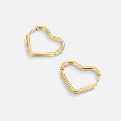 Tessia – Aretes Doradas Corazón Romántico