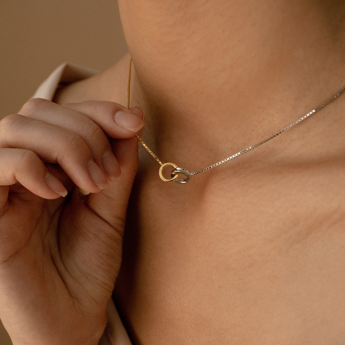 Collar Círculo Eterno - Collar de Círculos Enlazados