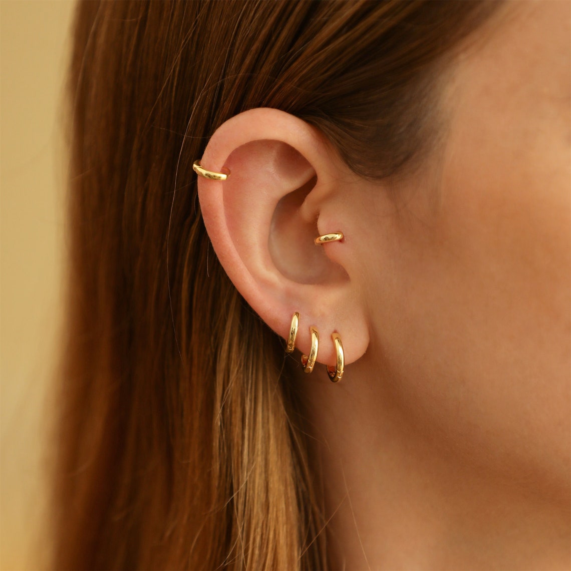 Pendientes Huggie de Oro - Juego de 7 Pendientes Hoop