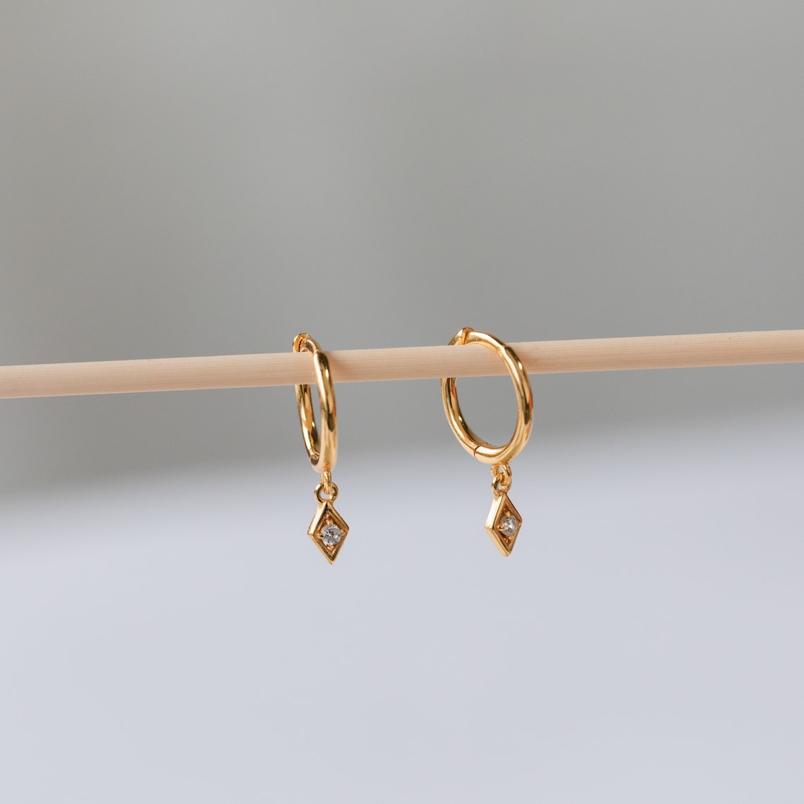 Pendientes colgantes - Pendientes delicados con diamantes