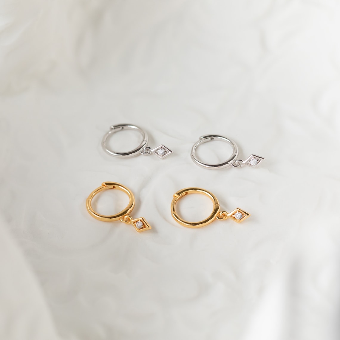 Pendientes colgantes - Pendientes delicados con diamantes