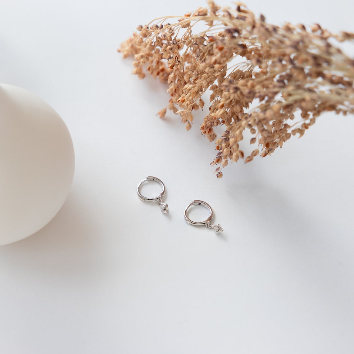 Pendientes colgantes - Pendientes delicados con diamantes