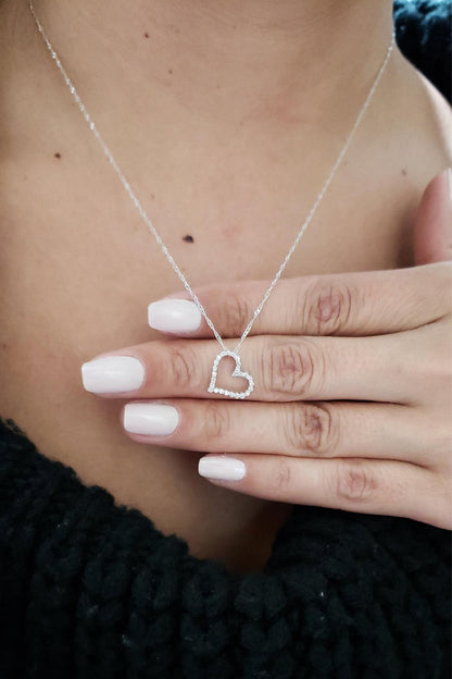 Collar de plata corazón abierto