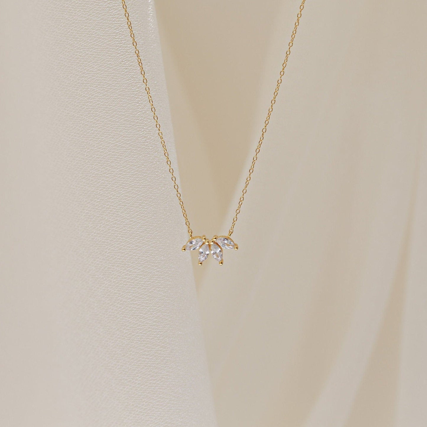 Collar de diamantes Marquise - Piedra Marquise incrustada