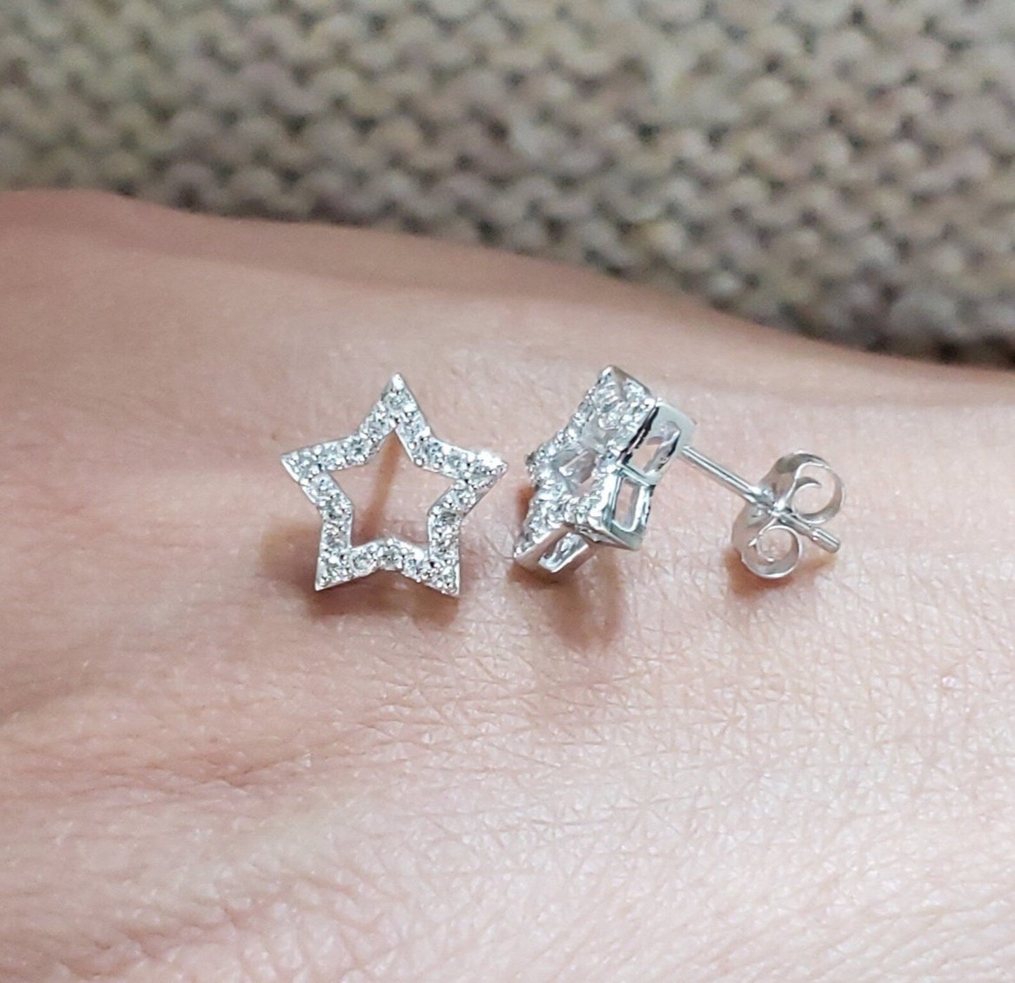 Pendientes abiertos con forma de estrella