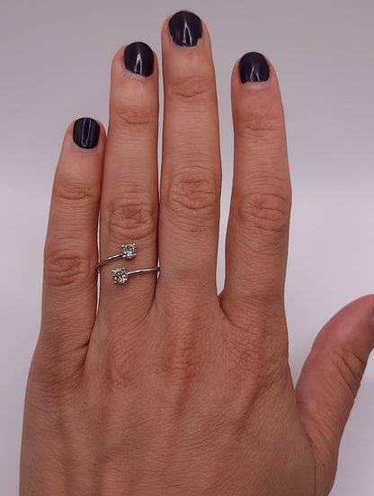 Anillo de plata de 2 piedras