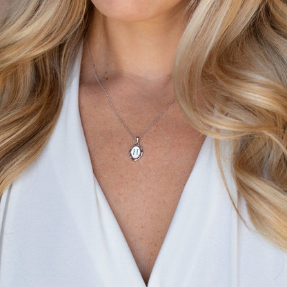 Camille – Collar Colgante con Inicial Personalizada