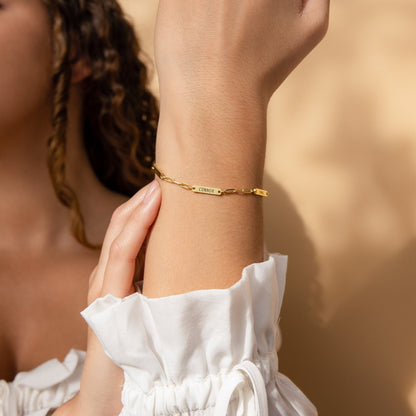 Shay – Pulsera Mini Placa Personalizada