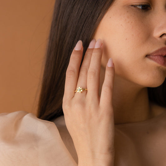 Flora – Anillo Flor con Piedra de Nacimiento