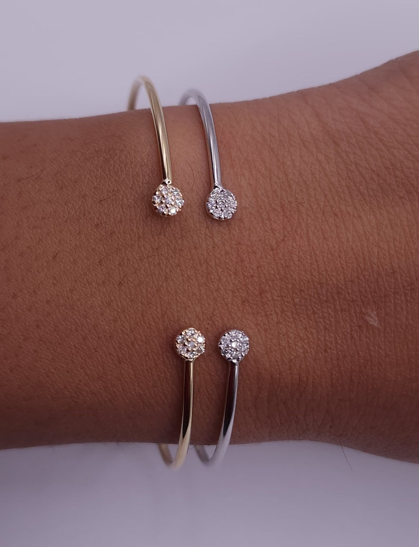 Conjunto de brazalete abierto
