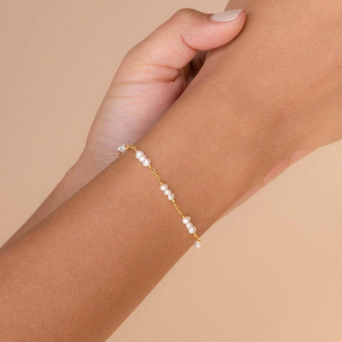 Hailey – Pulsera Estación Perlas
