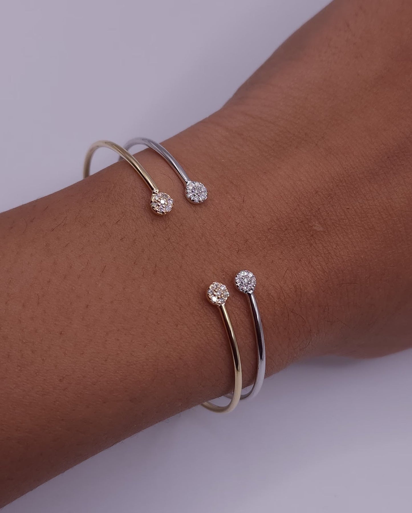 Conjunto de brazalete abierto
