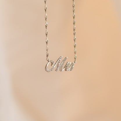Claire – Collar Nombre Pavé Brillante