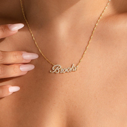 Claire – Collar Nombre Pavé Brillante