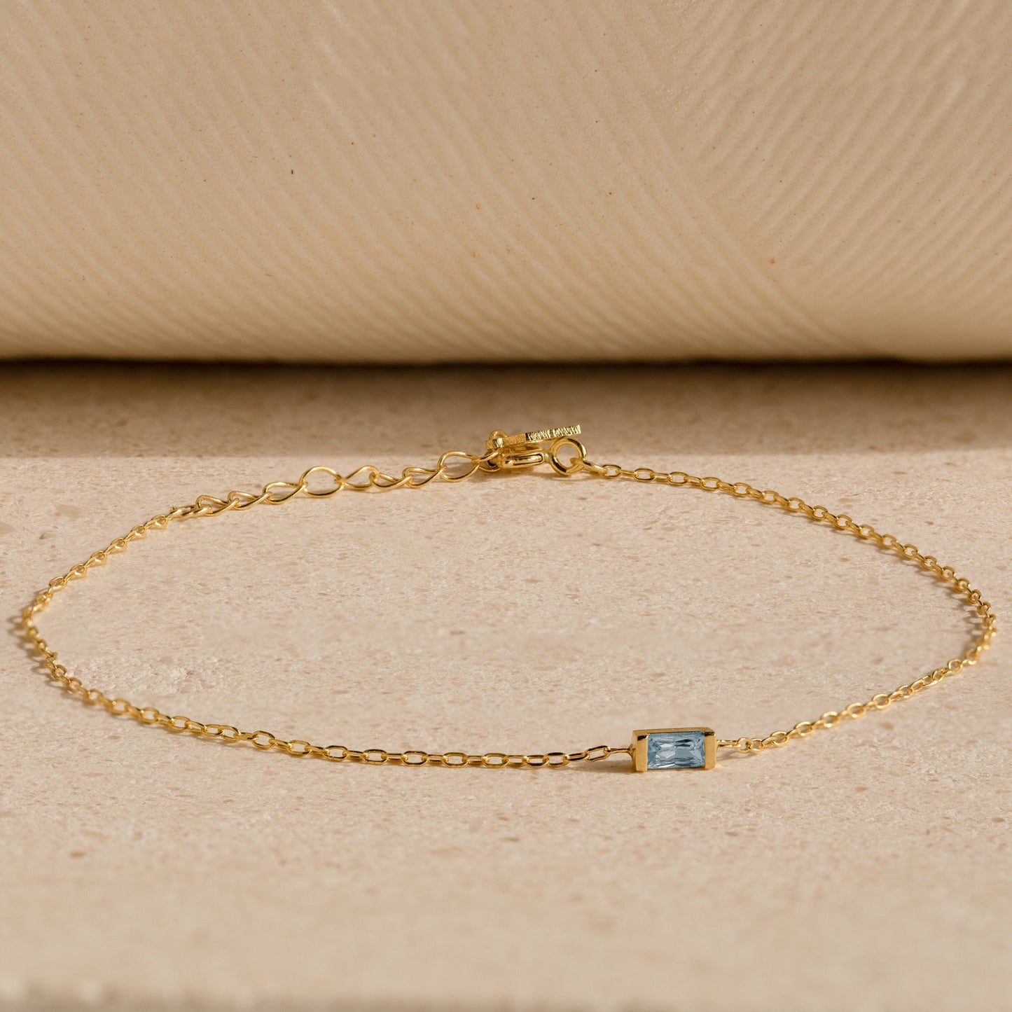Sophie – Pulsera Baguette con Piedra de Nacimiento