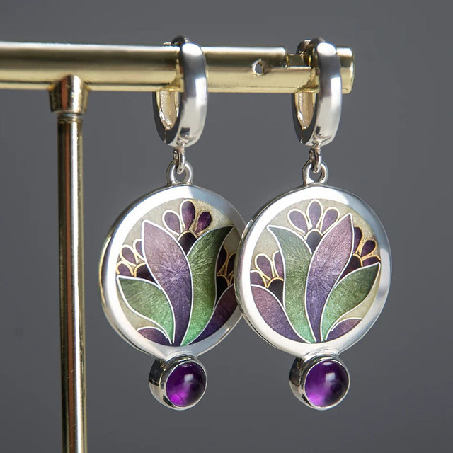 Lorna – Pendientes Boho con Cristales Morados en Plata de Ley