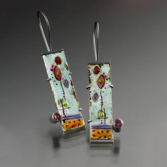 Elowen – Pendientes Vintage con Encanto de Esmalte